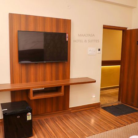Maalyasa Hotel And Suites Хидерабад Екстериор снимка