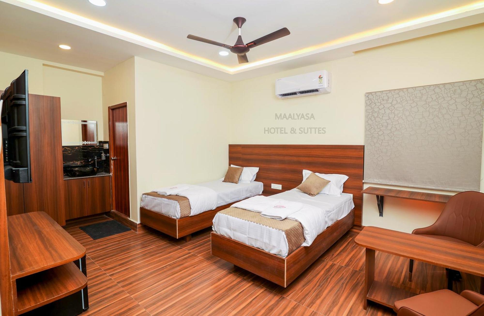 Maalyasa Hotel And Suites Хидерабад Екстериор снимка
