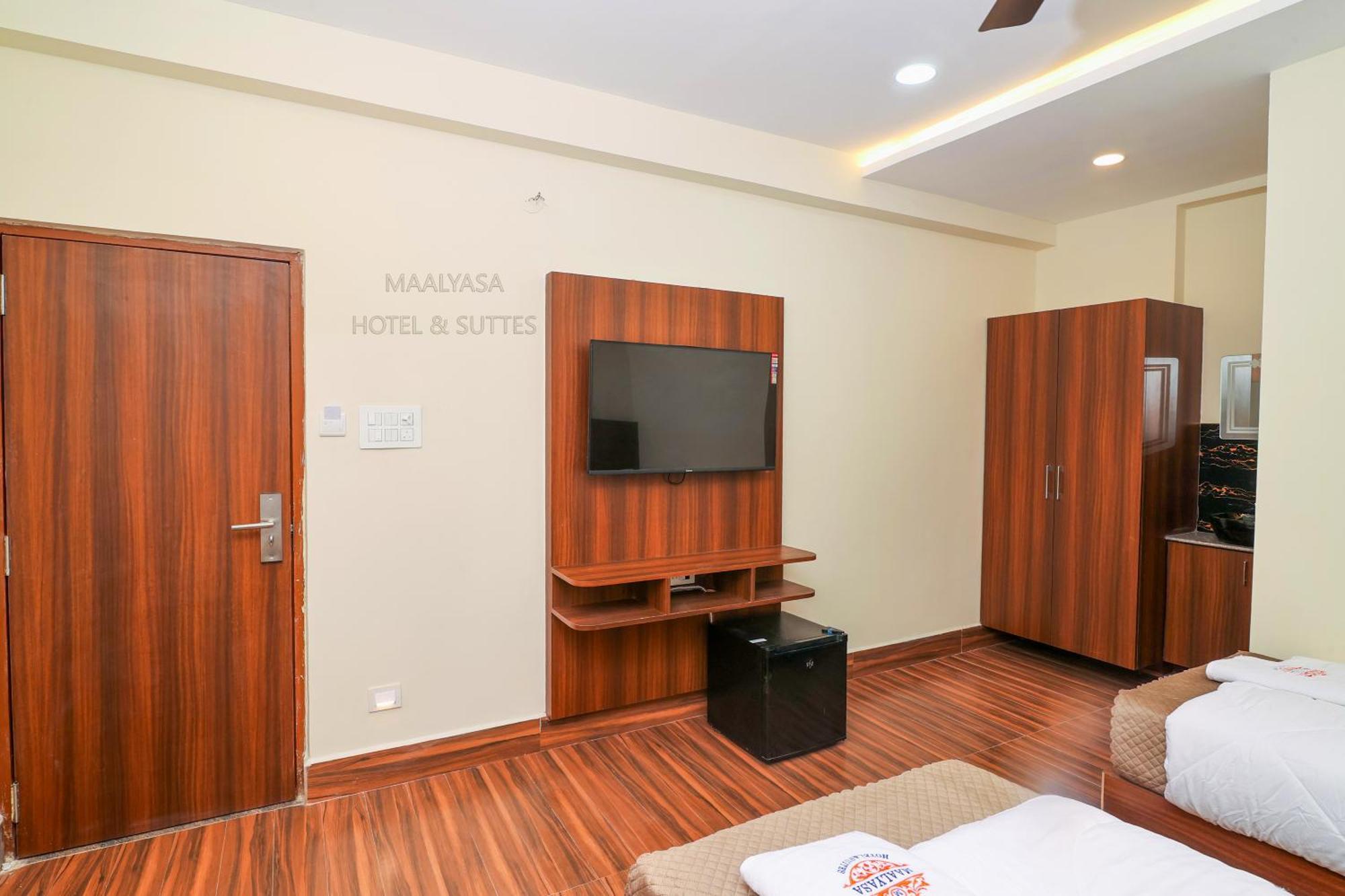 Maalyasa Hotel And Suites Хидерабад Екстериор снимка