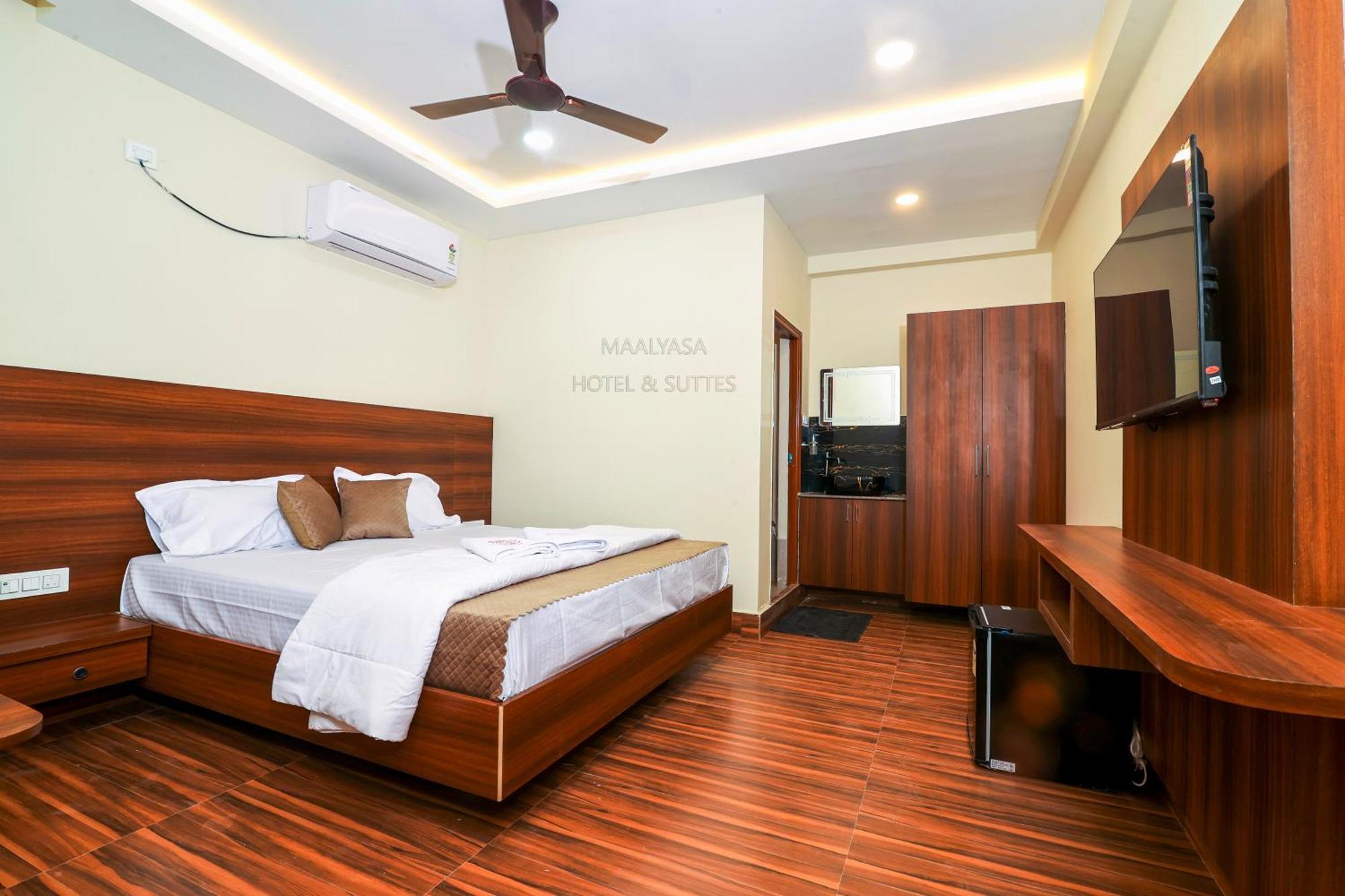 Maalyasa Hotel And Suites Хидерабад Екстериор снимка